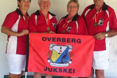 In 3de plek met 'n Bronsmedalje is:  Carina Botha, Ria de Klerk, Penny Davidson en Pieter Moore